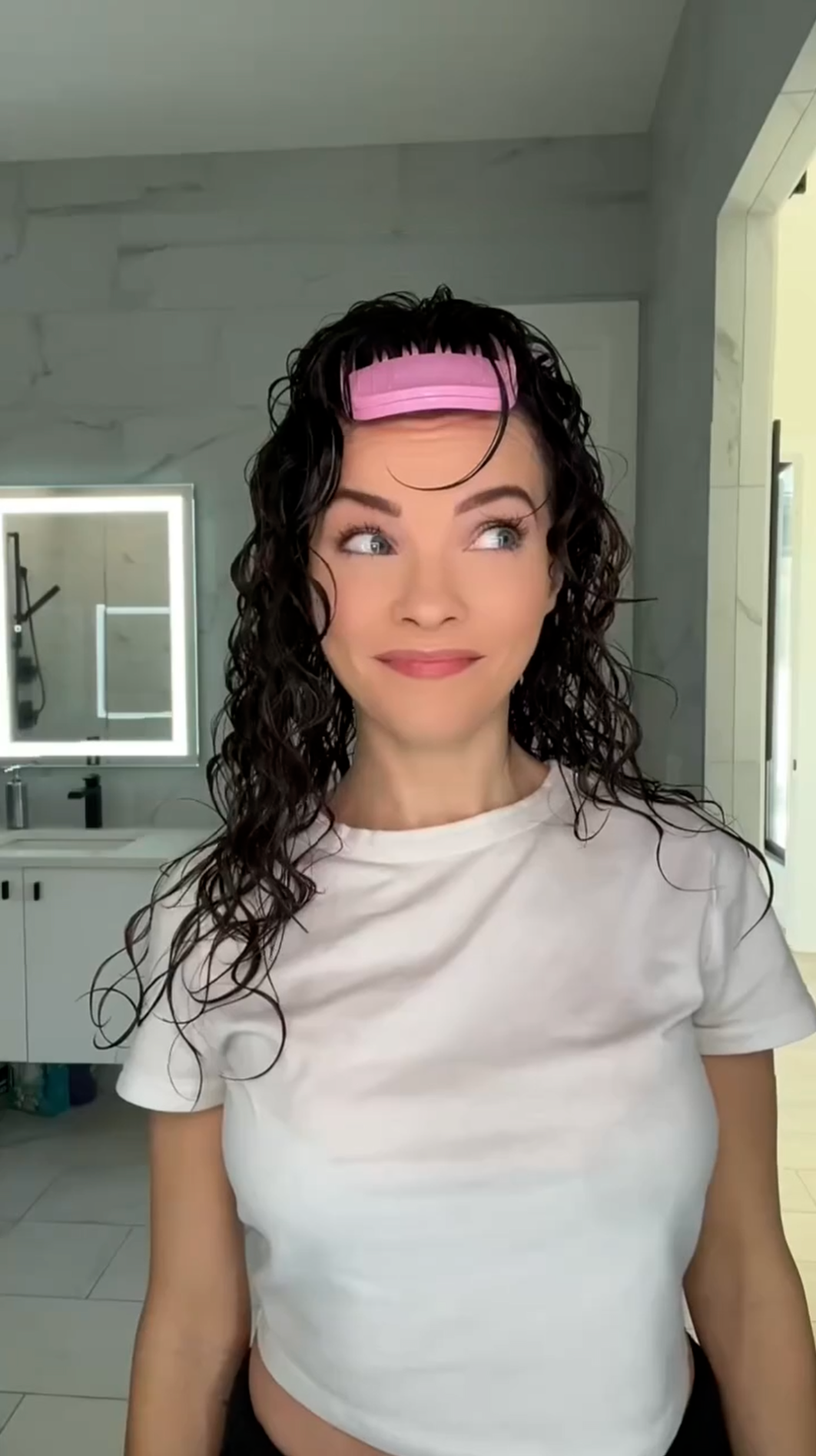 Sätt i klämman vid rötterna