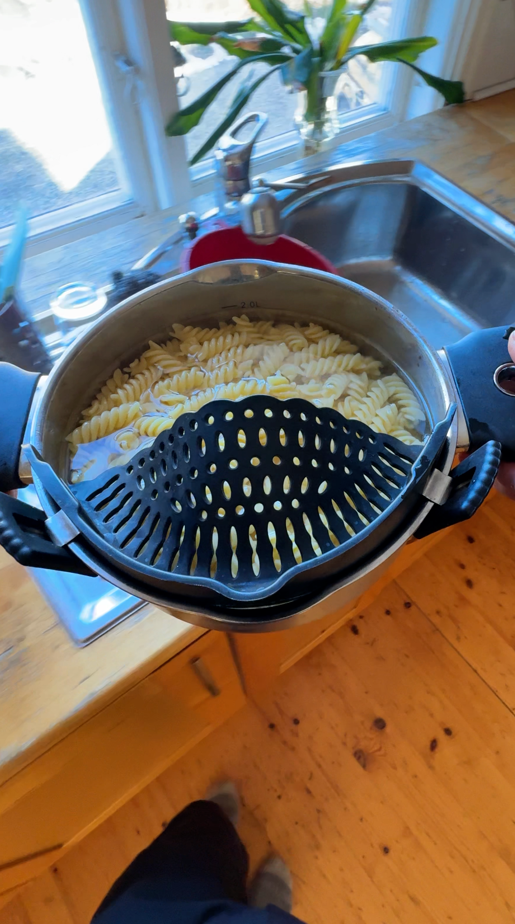 Fäst på kastrullen