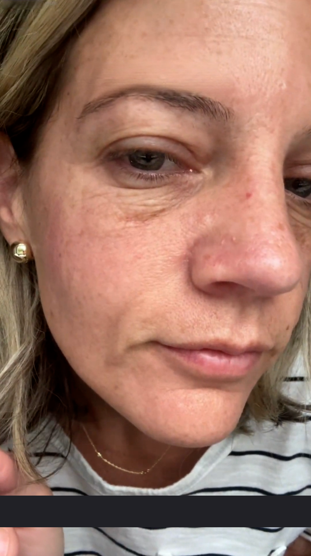 Applicera en liten mängd